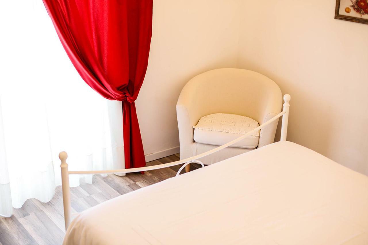 B&B Liola Патти Экстерьер фото